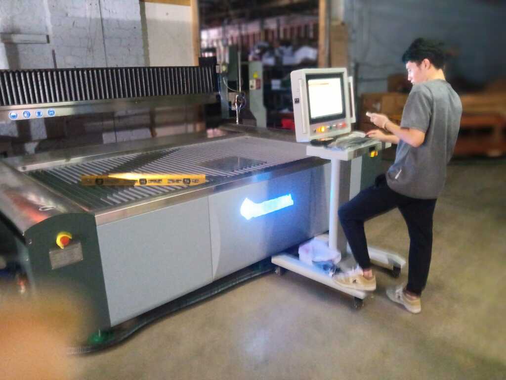 Used Water Jet For Sale – ACCURL MAX BP-C-2515 50HP Waterjet Cutting Machine - Image 5